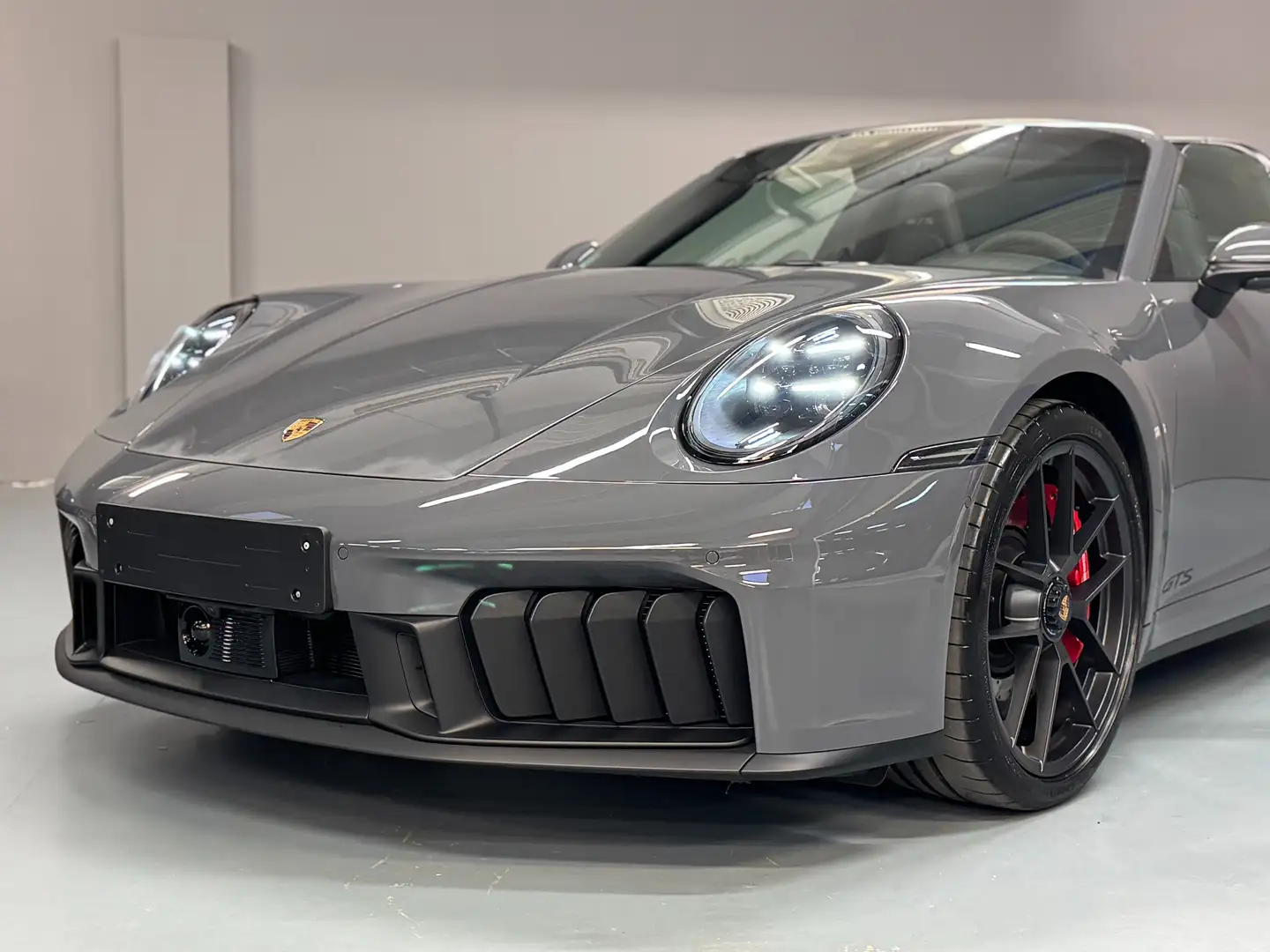 Porsche 911 992.2 TARGA GTS 4 -MATRIX-LIFT-INTERNO GTS-18 VIE Grijs - 2