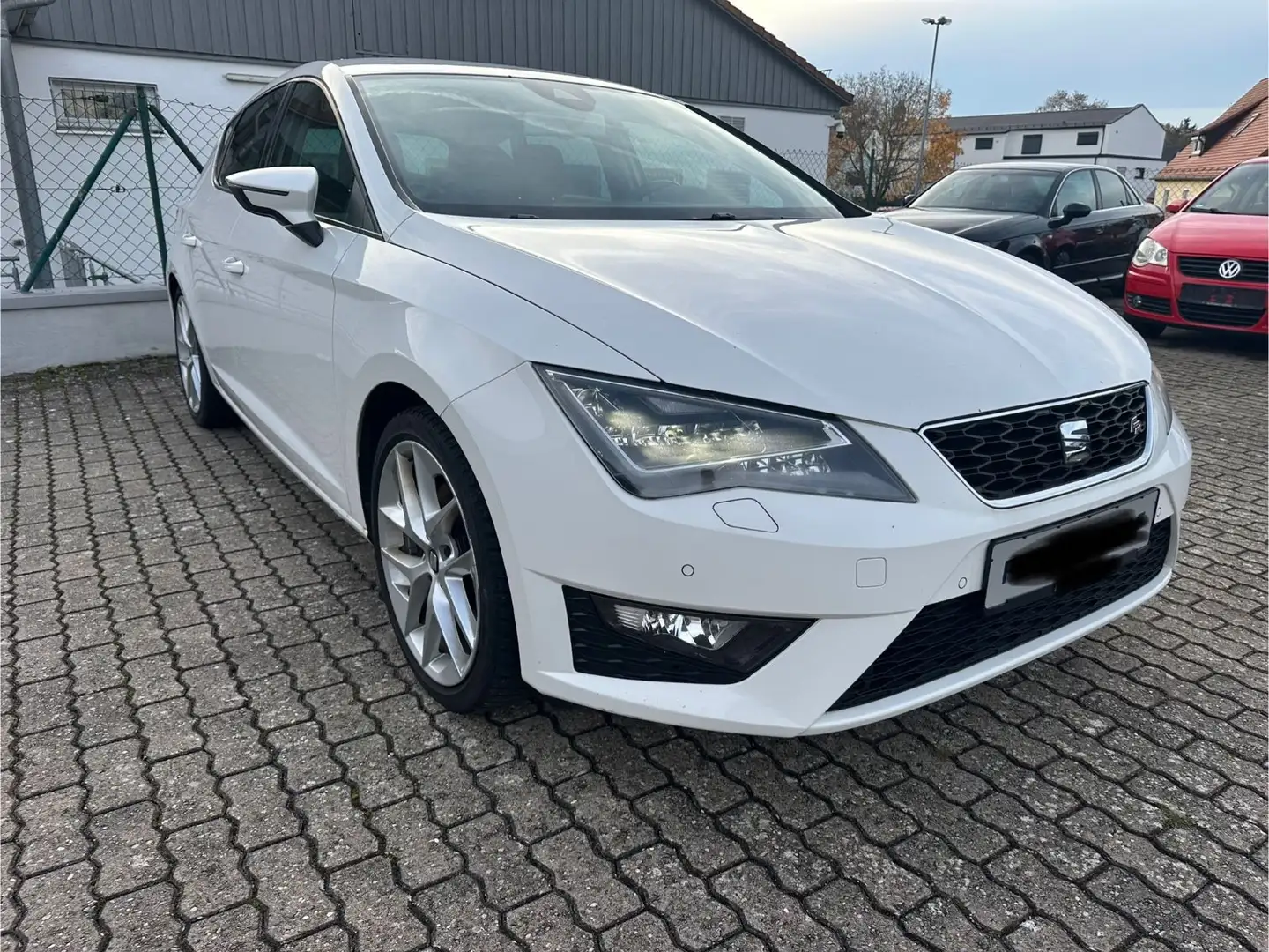SEAT Leon FR 2.0 TDI | LED Sport|Alcantara |Navi |MFL Weiß - 1