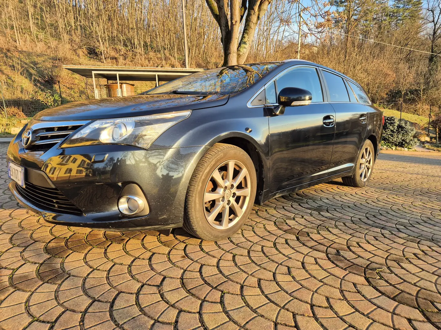 Toyota Avensis Wagon 2.0 d-4d Executive Clima, tetto panoramico - 1