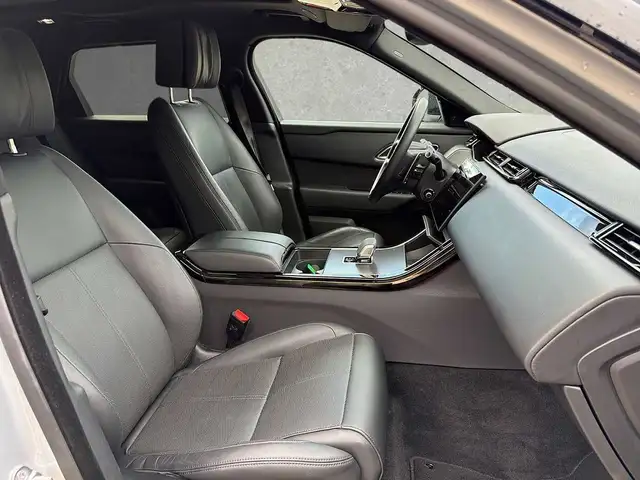 Land Rover Range Rover Velar view 5