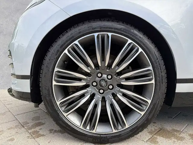 Land Rover Range Rover Velar view 2