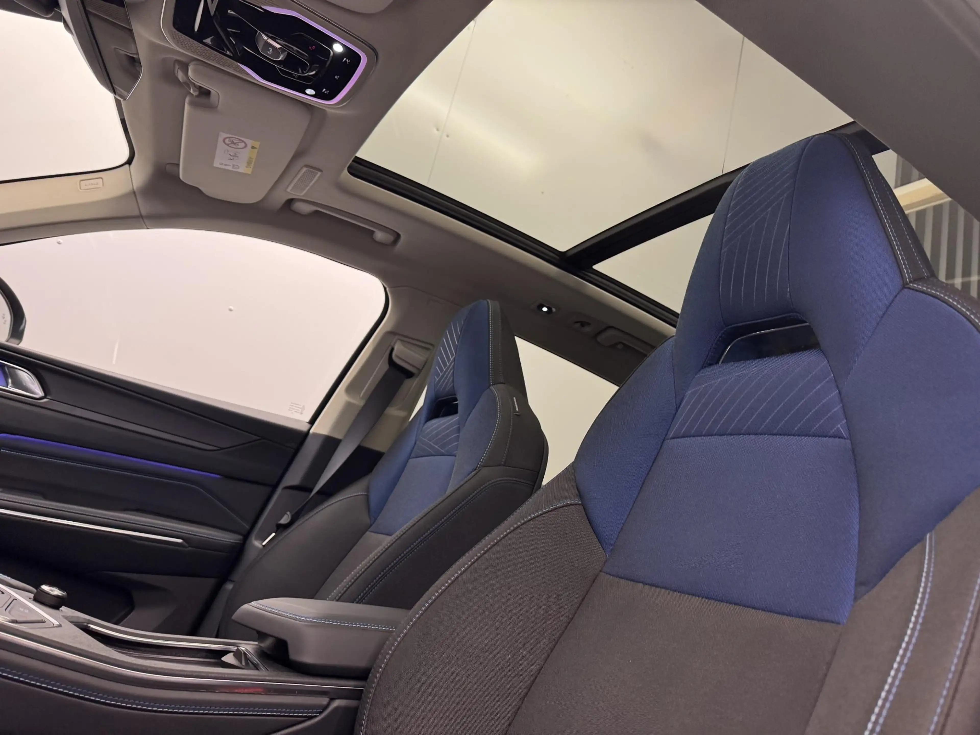 Lynk & Co 01 1.5 Panoramadak | ACC | Keyless | 360 camera | Rij — photo 11