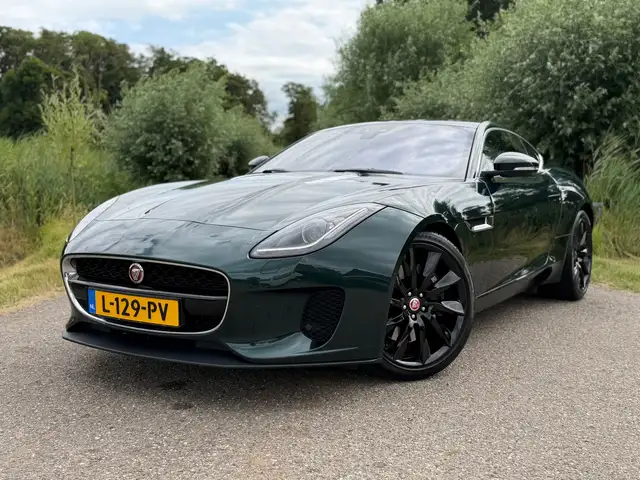 Jaguar F-Type 2.0T R-Dynamic / Panoramadak / Meridian / Camera /