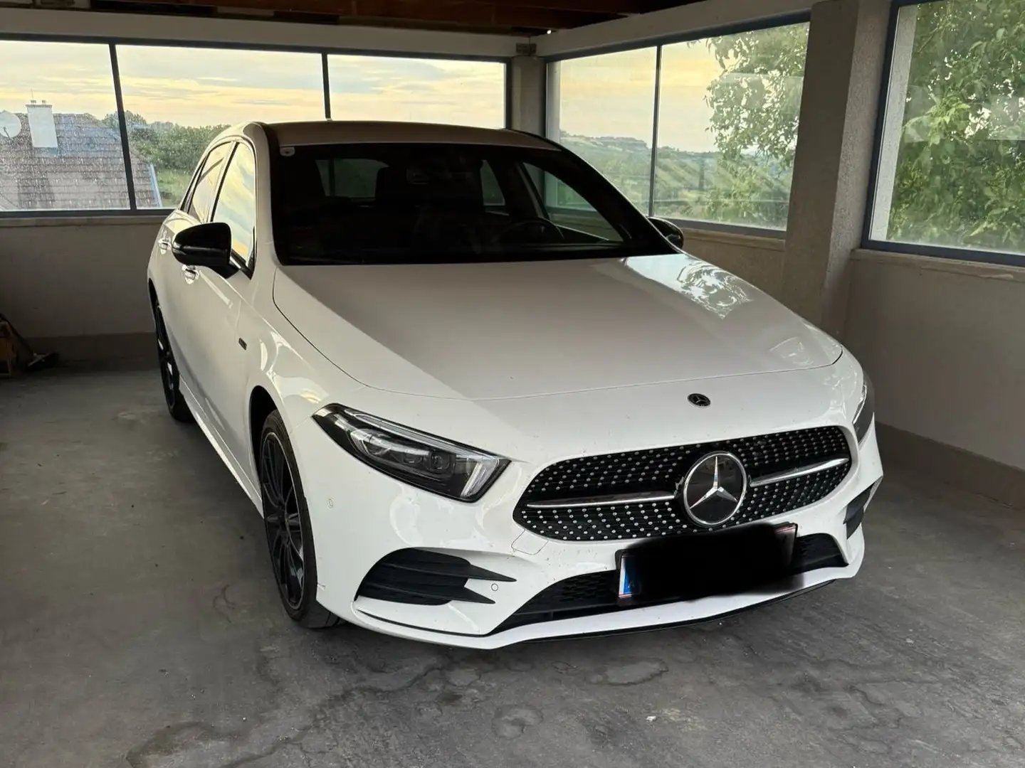 Mercedes-Benz A 250 A 250 e PHEV Aut. Weiß - 2