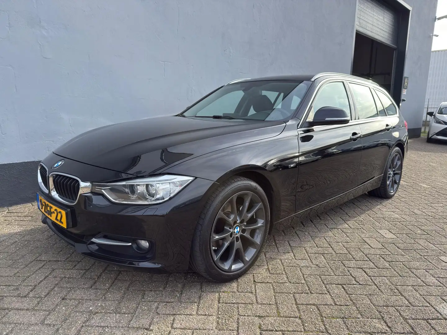 BMW 316 3-serie Touring 316i High Executive Automaat - NAP Noir - 1