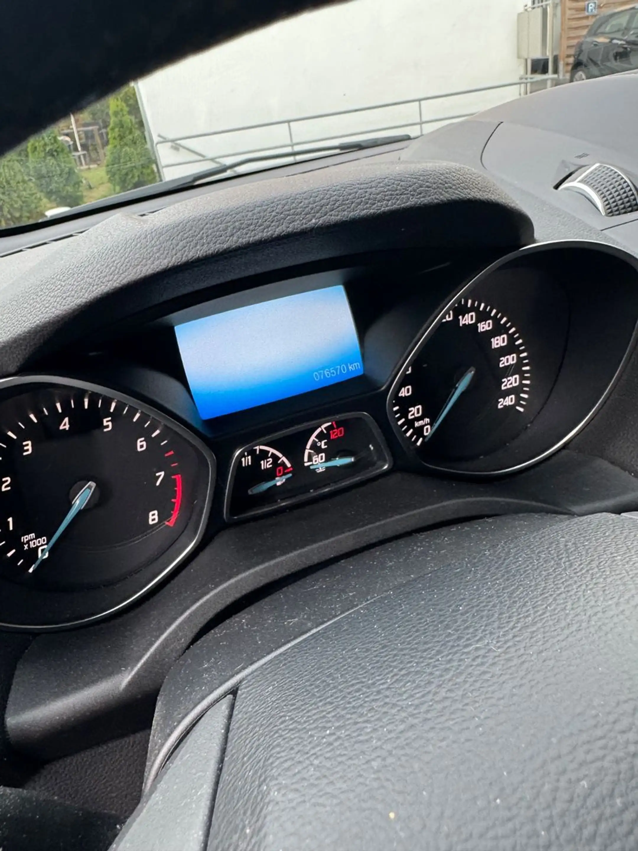 Ford Kuga Titanium 1.6 *TÜV 04/28*Navi*SHZ* — photo 12