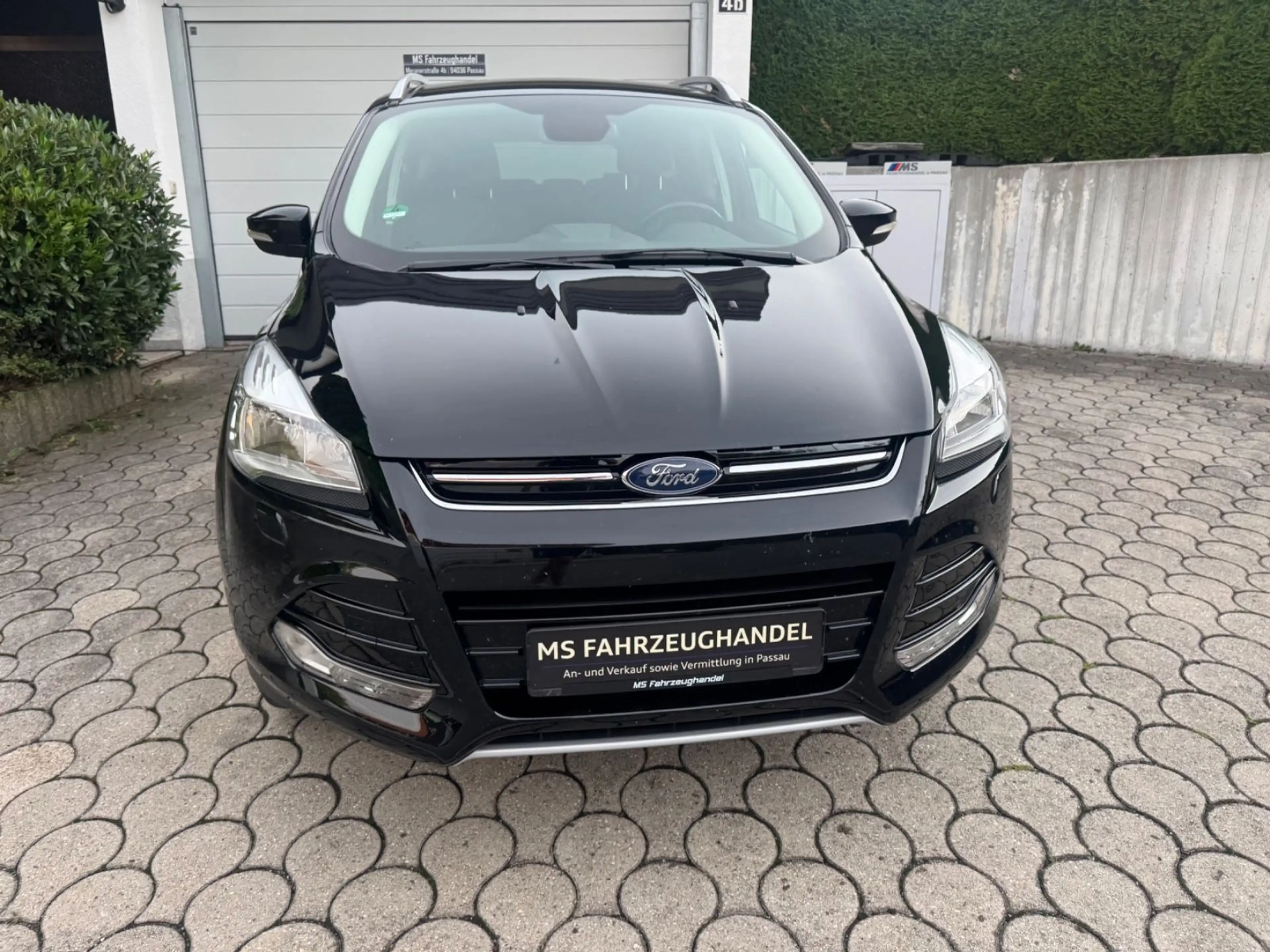 Ford Kuga Titanium 1.6 *TÜV 04/28*Navi*SHZ* — photo 9
