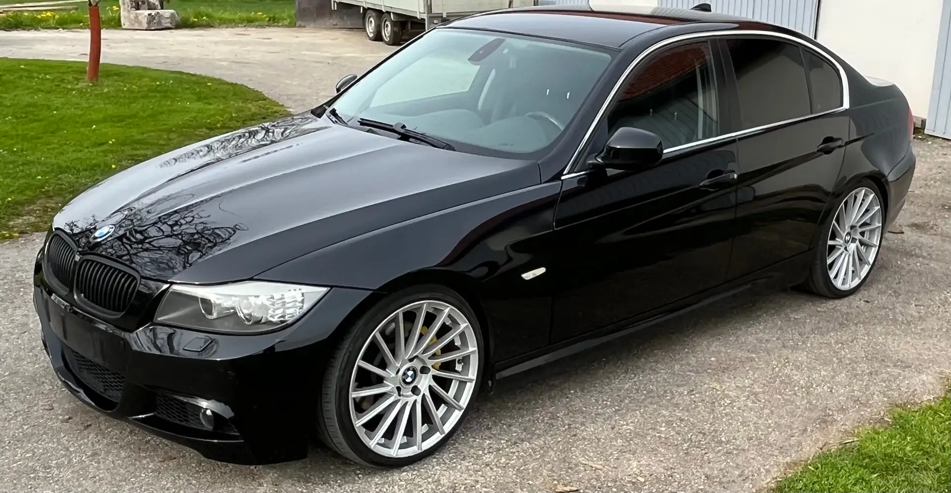 BMW 325 Schwarz - 1