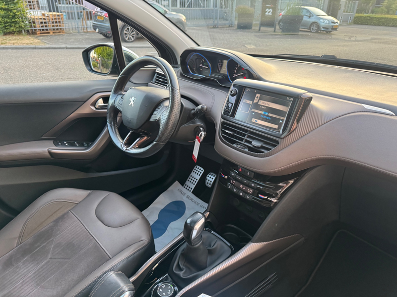 Peugeot 2008 1.6 VTi Féline Panodak,Trkhaak, Alcantara — photo 15