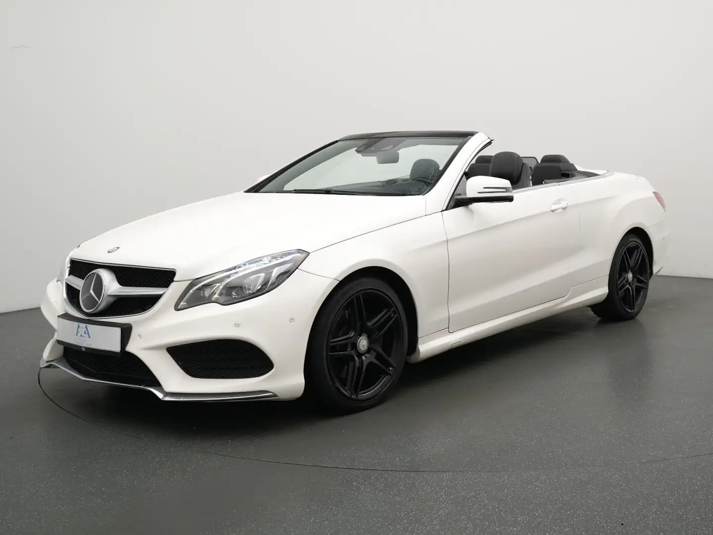 Mercedes-Benz E 350 Cabriolet AMG Plus NAVI+RFKAMERA+LEDER Blanc - 1