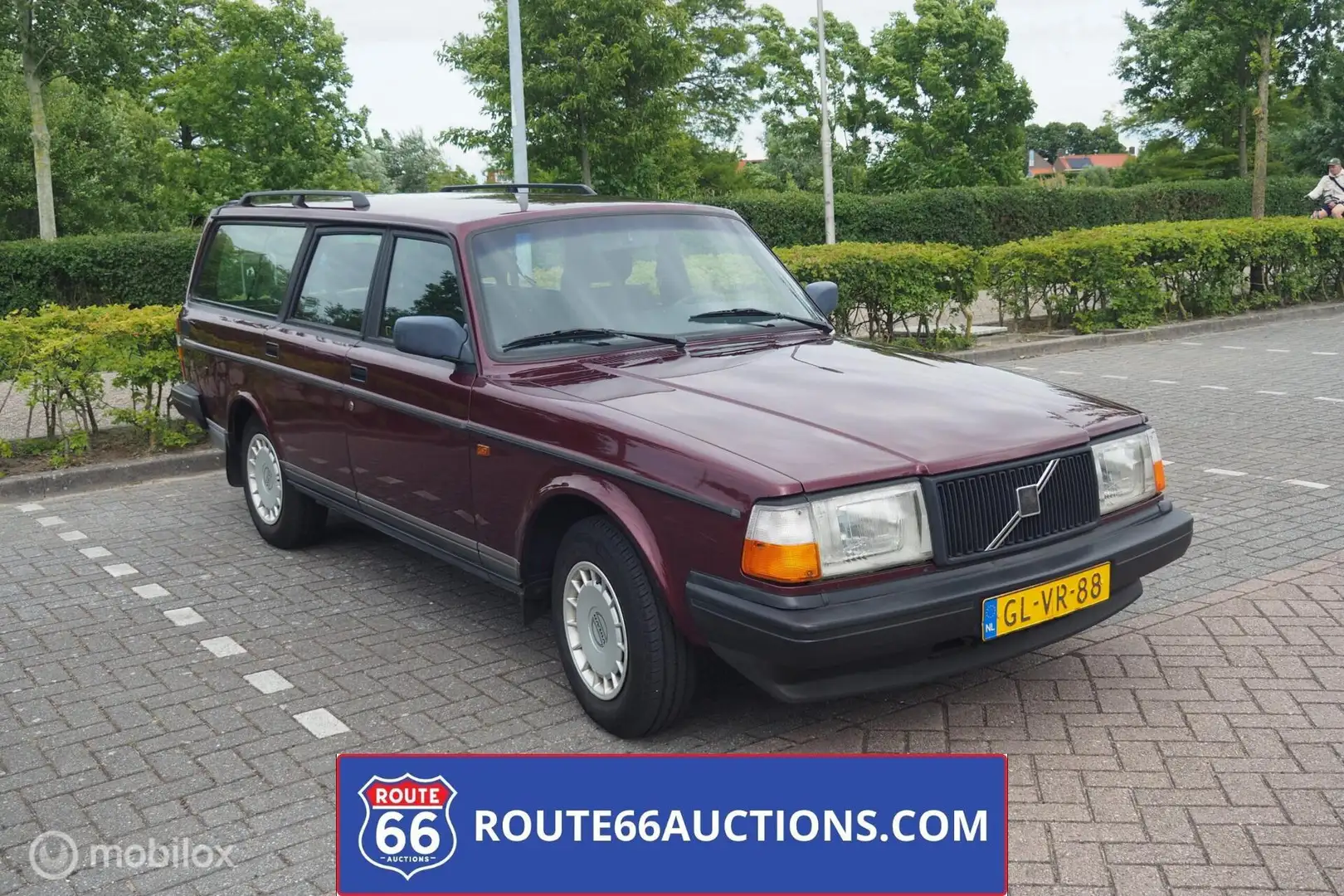 Volvo 240 Polar Estate U9 Station Roşu - 1