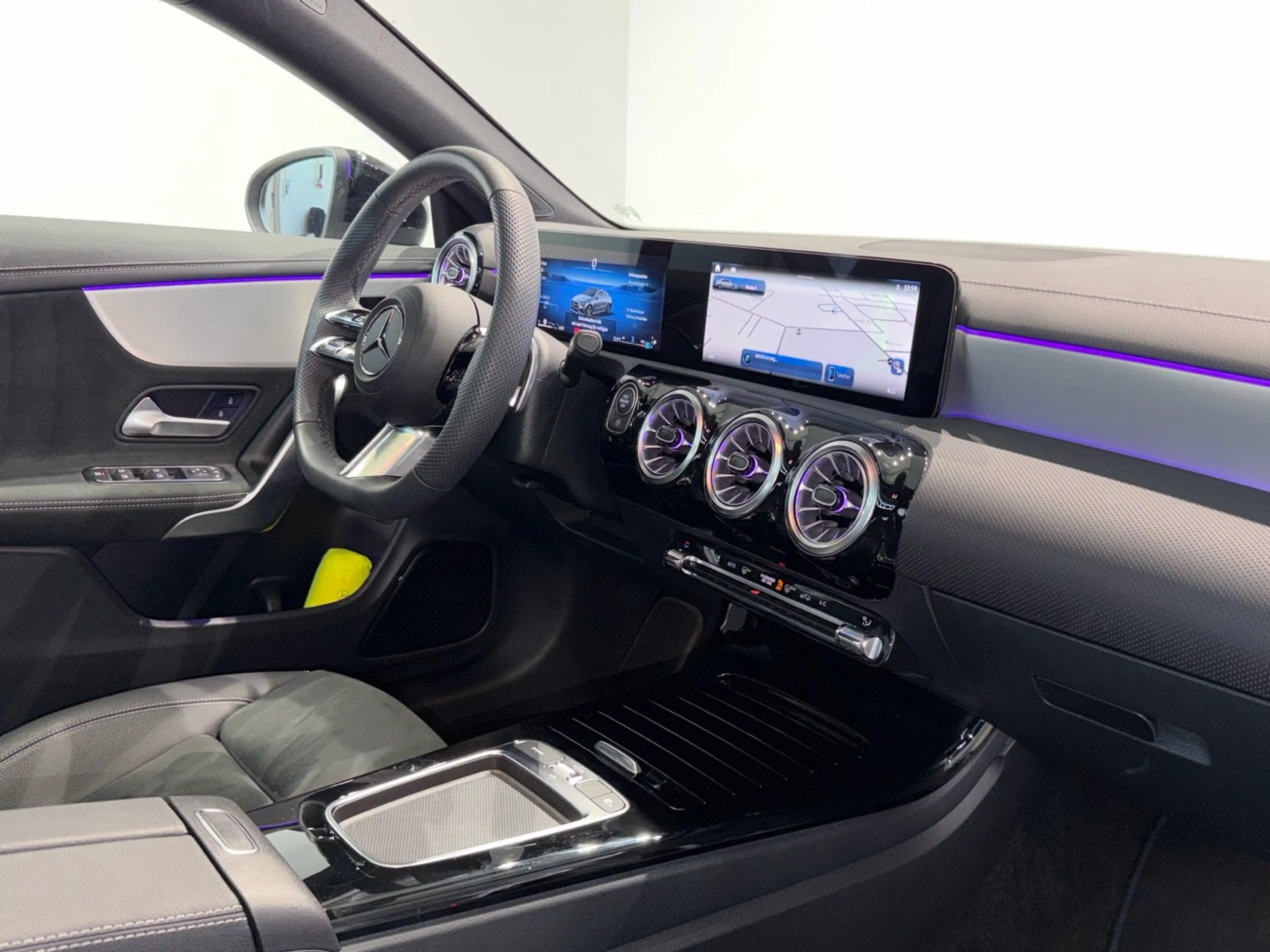 Mercedes-Benz CLA 220 d AMG Night Panorama Ambiente Kamera LED — photo 14