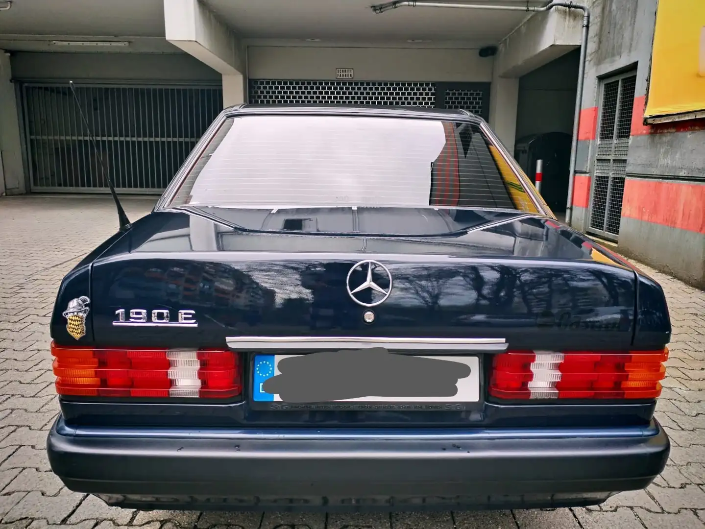 Mercedes-Benz 190 E 2.5-16 - 1