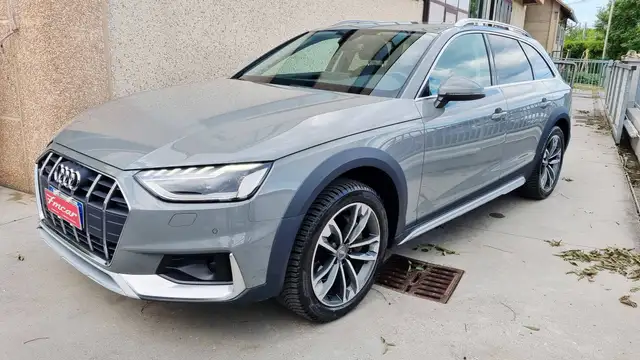 Audi A4 view 3