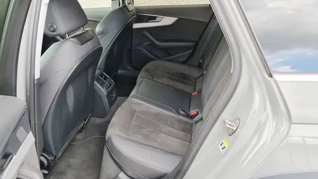 Audi A4 view 6