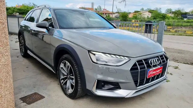 Audi A4 view 7