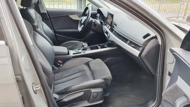 Audi A4 view 14