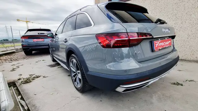 Audi A4 view 9