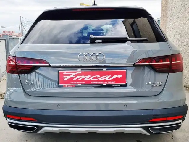 Audi A4 view 4