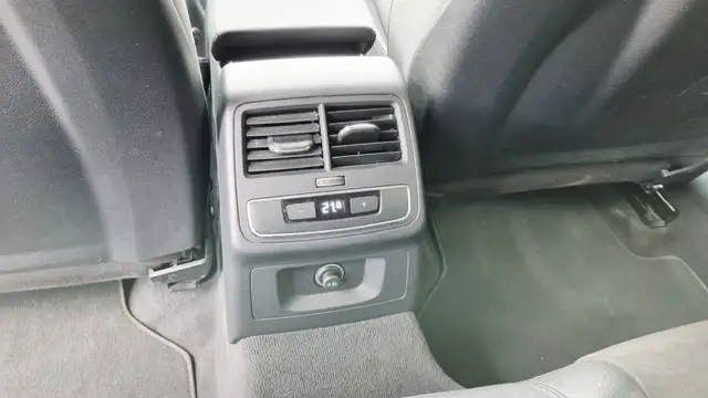 Audi A4 view 10