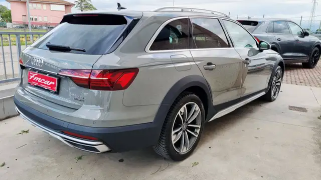Audi A4 view 15