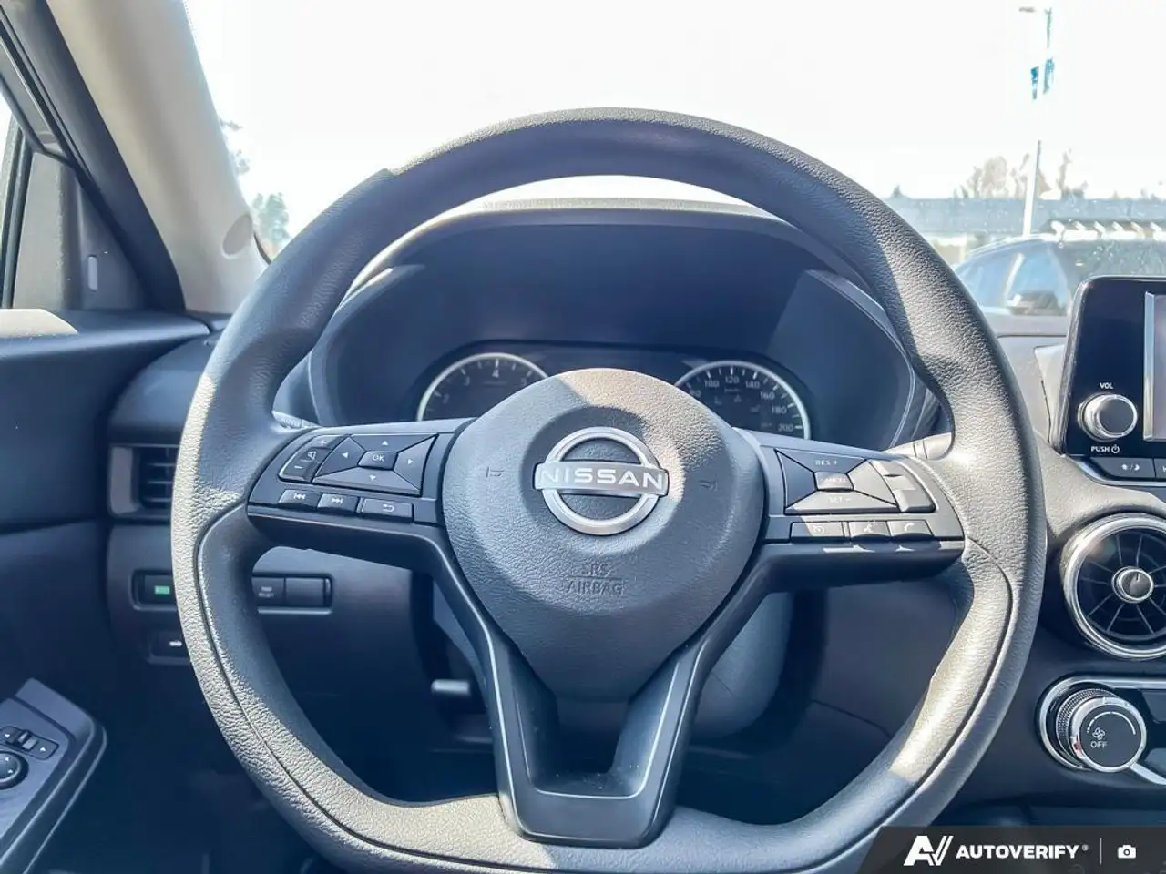 Nissan Sentra снимка Nissan Sentra