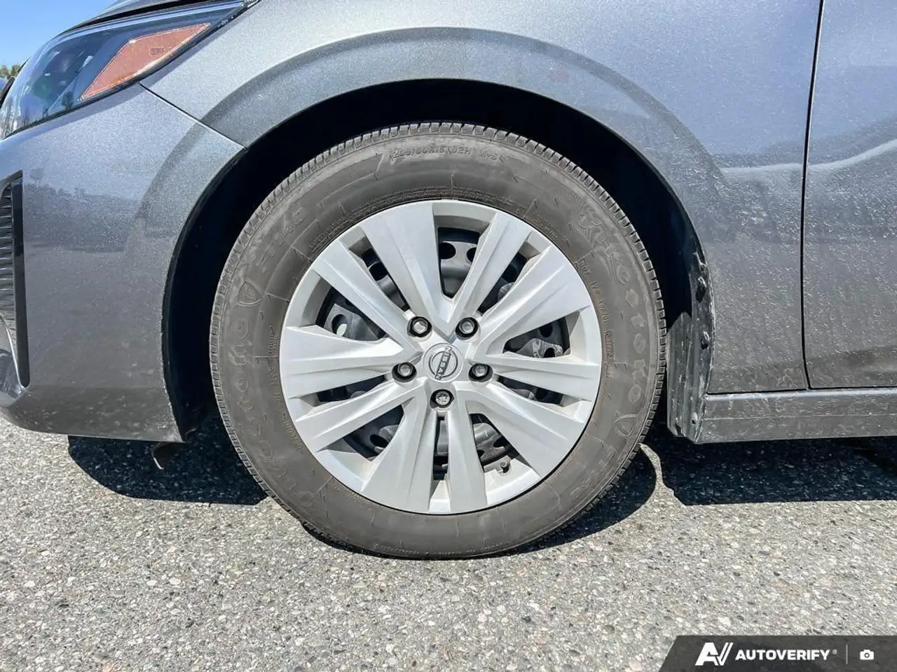 Nissan Sentra снимка Nissan Sentra