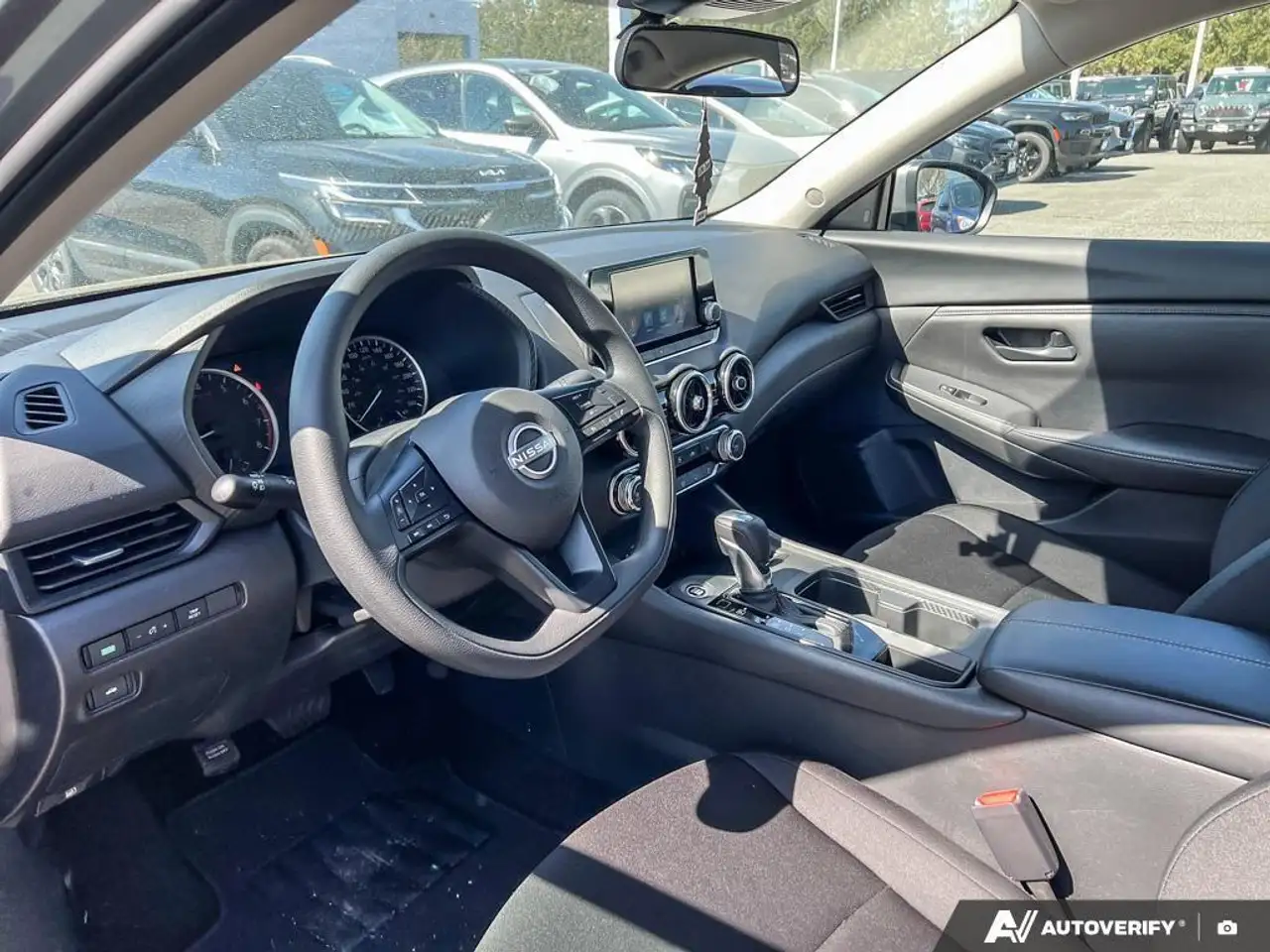 Nissan Sentra снимка Nissan Sentra