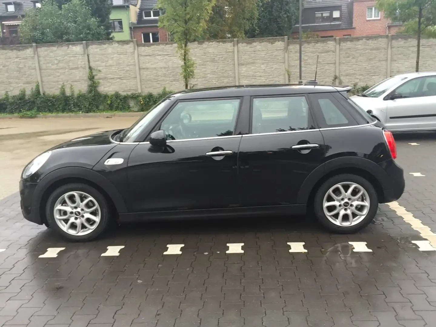 MINI Cooper SD MINI 5-TÜRER Diesel Sport-Aut. Schwarz - 1