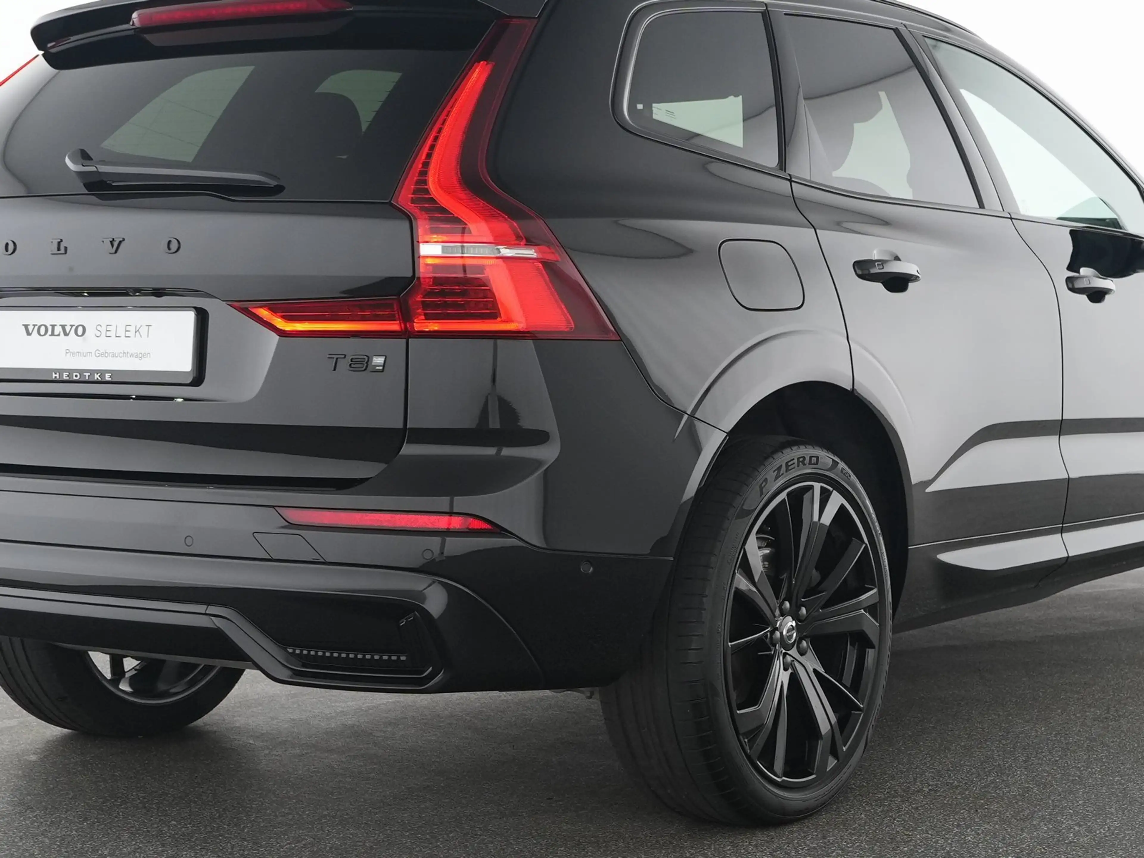 Volvo XC60 T8 AWD Plus Black Edition ACC*GSHD*STHZ*21" — photo 10
