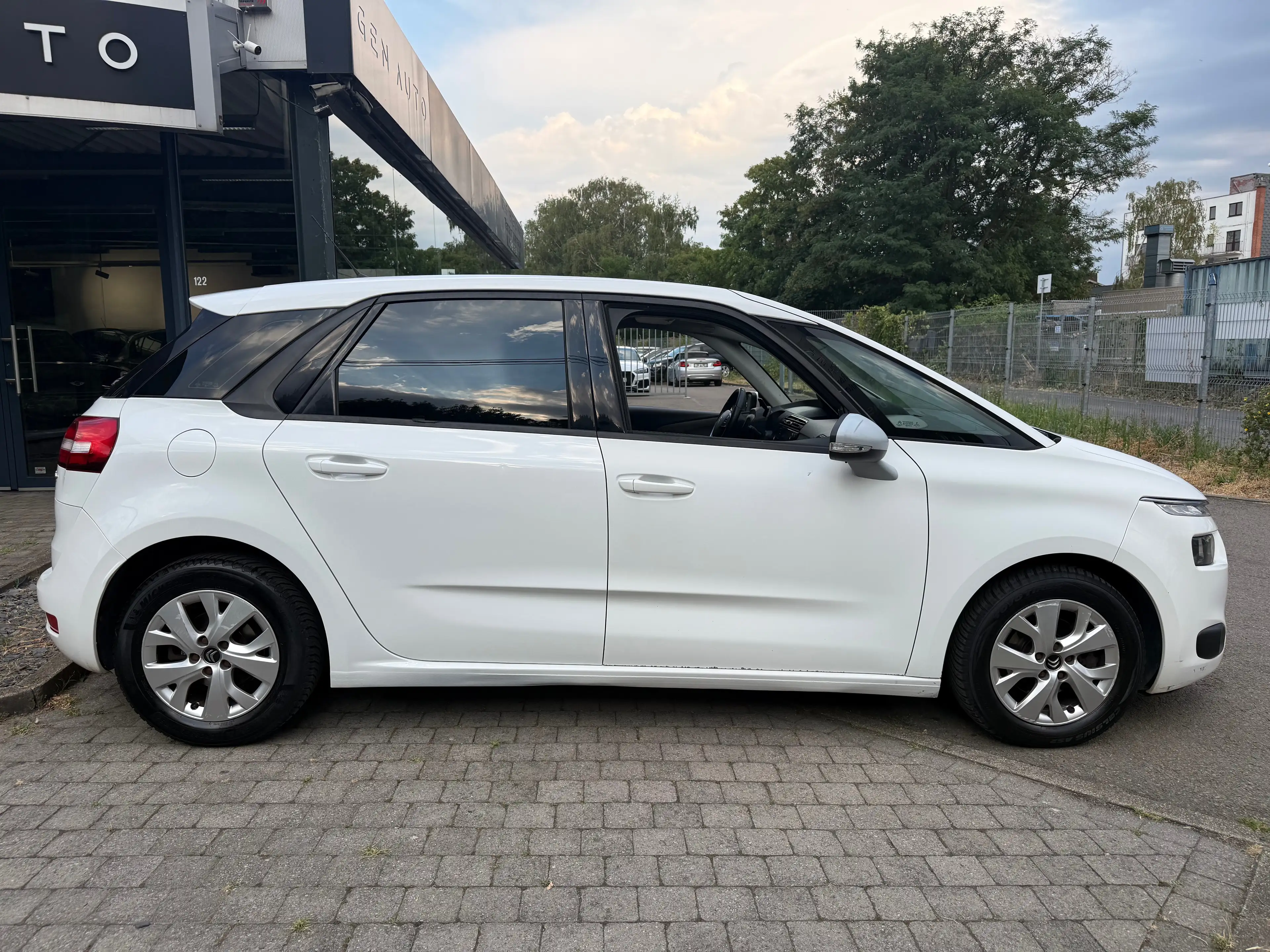 Citroen C4 Picasso Picasso 1.6 HDi Automatique GPS Airco CruiseC * 12 MOIS GARANTIE * — photo 4