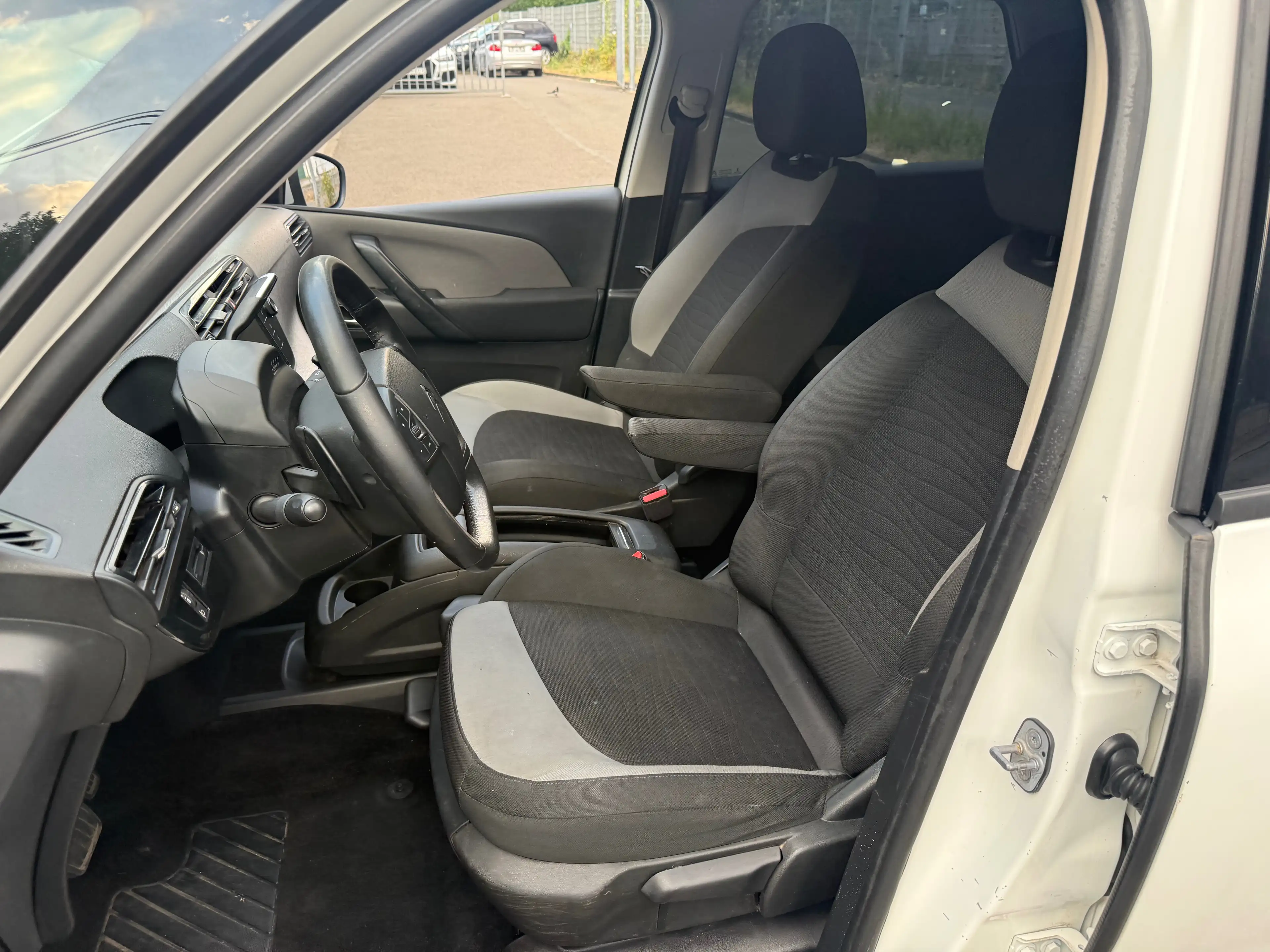 Citroen C4 Picasso Picasso 1.6 HDi Automatique GPS Airco CruiseC * 12 MOIS GARANTIE * — photo 15
