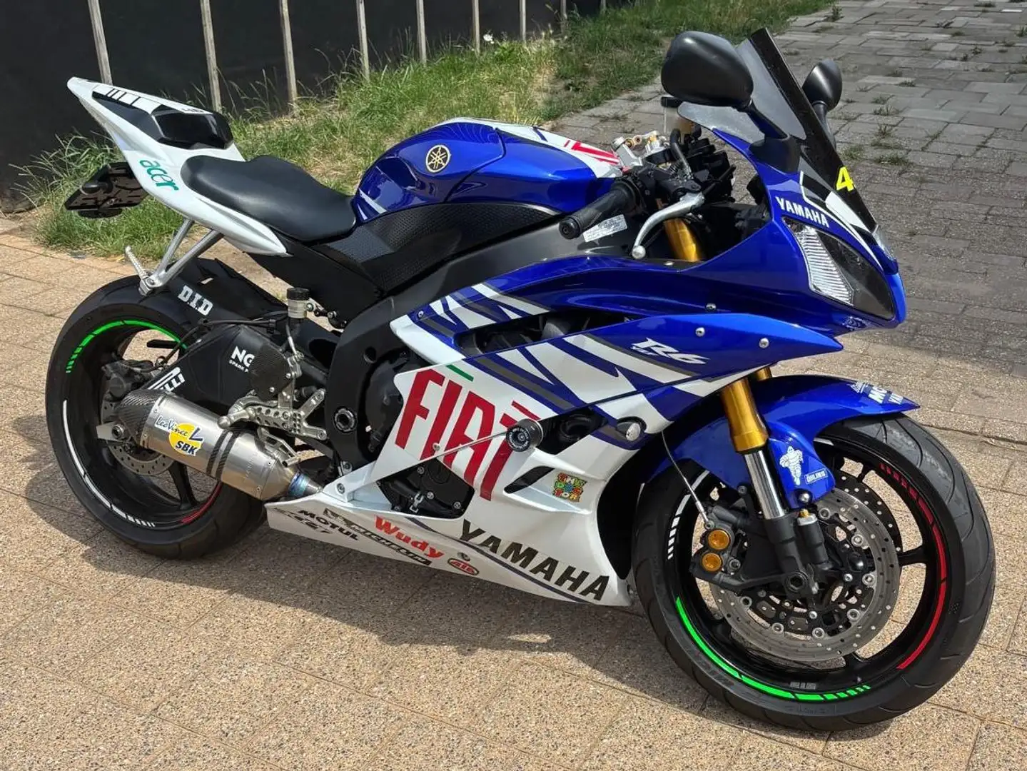 Yamaha YZF-R6 - 1