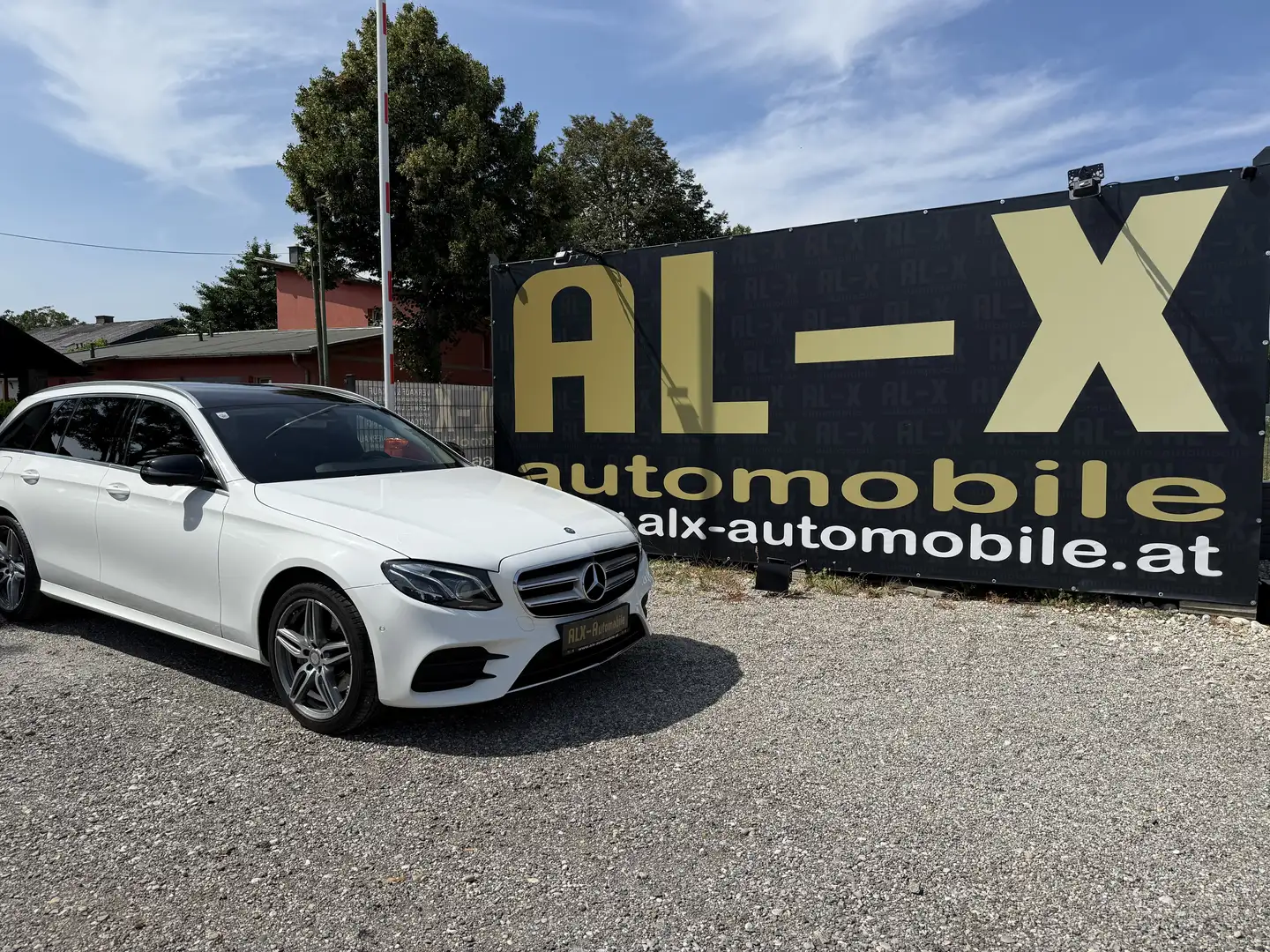 Mercedes-Benz E 220 d T Aut. Amg Line Weiß - 1
