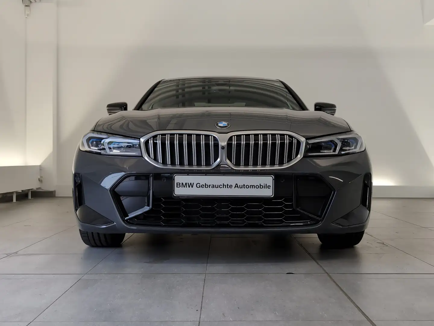BMW 330 i xDrive M Sport Navi/LED/AHK/360°/Glasdach Navi/L Grau - 2