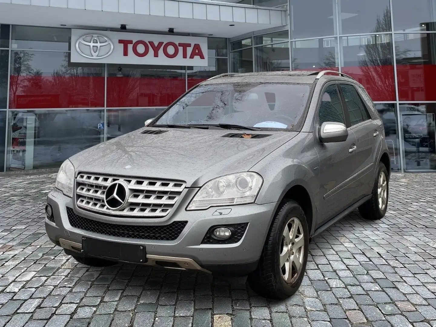 Mercedes-Benz ML 300 CDI BlueEfficiency 4MATIC Allrad Zilver - 1