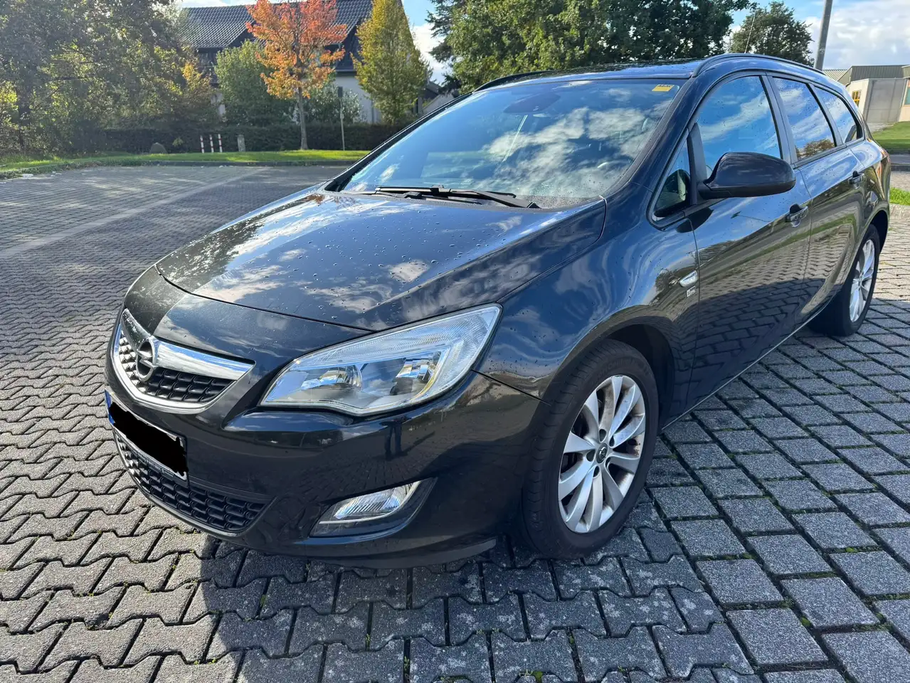 Opel Astra Astra Sports Tourer Diesel 1.7 CDTI DPF Sports Tourer 150 Jahre — photo 1 of 15