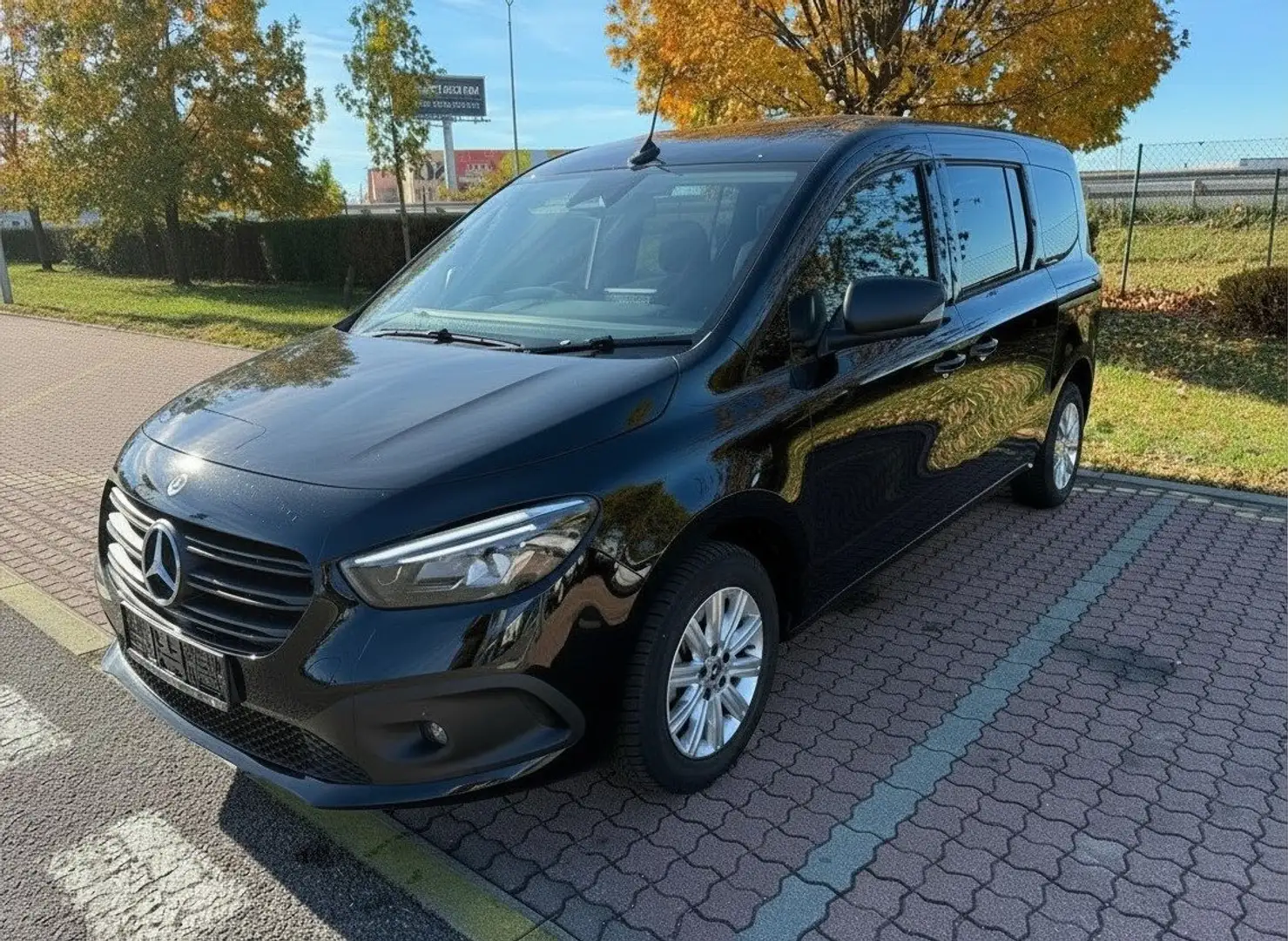 Mercedes-Benz Citan 113 lang (420.765) Schwarz - 1