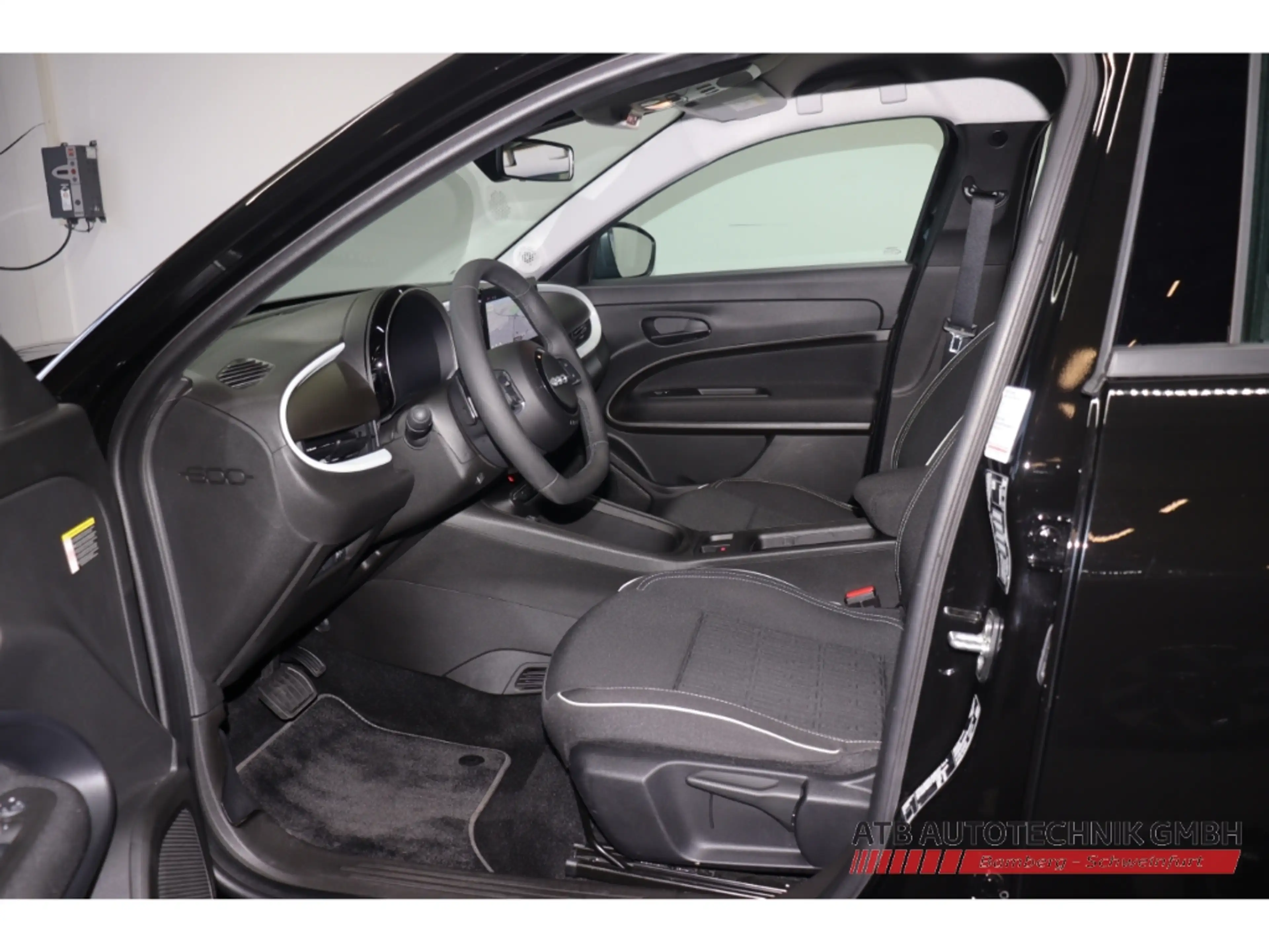 Fiat 600 125-Jahre-Edition Hybrid 1,2 T3 74kW (100PS) — photo 7