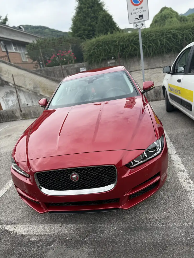 Jaguar XE 2.0d R-Sport 180cv - 2