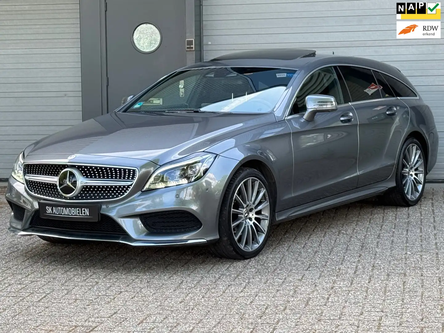 Mercedes-Benz CLS 250 Shooting Brake BlueTEC 4MATIC - AMG - SCHUIFDAK Gris - 1