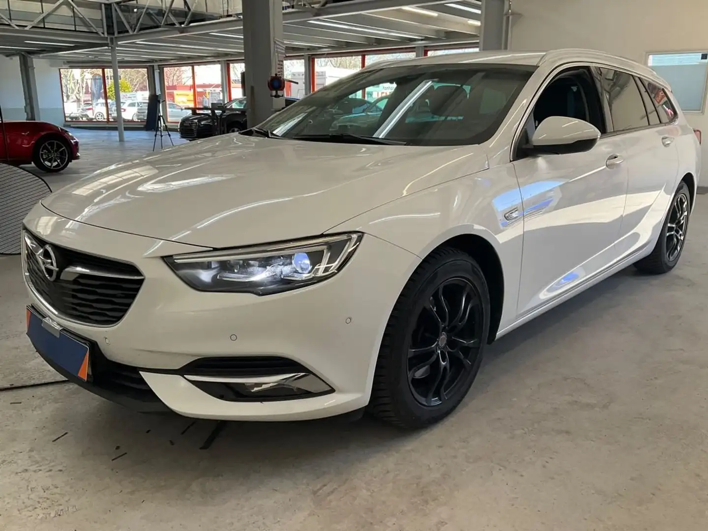 Opel Insignia Insignia Sports Tourer 2.0 BiTurbo Diesel 4x4 AutU Weiß - 2
