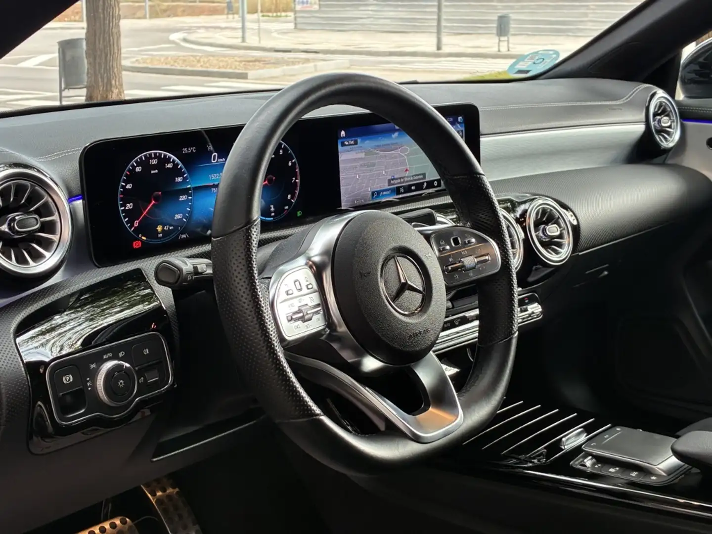 Mercedes-Benz CLA 180 Shooting Brake 7G-DCT Gris - 2