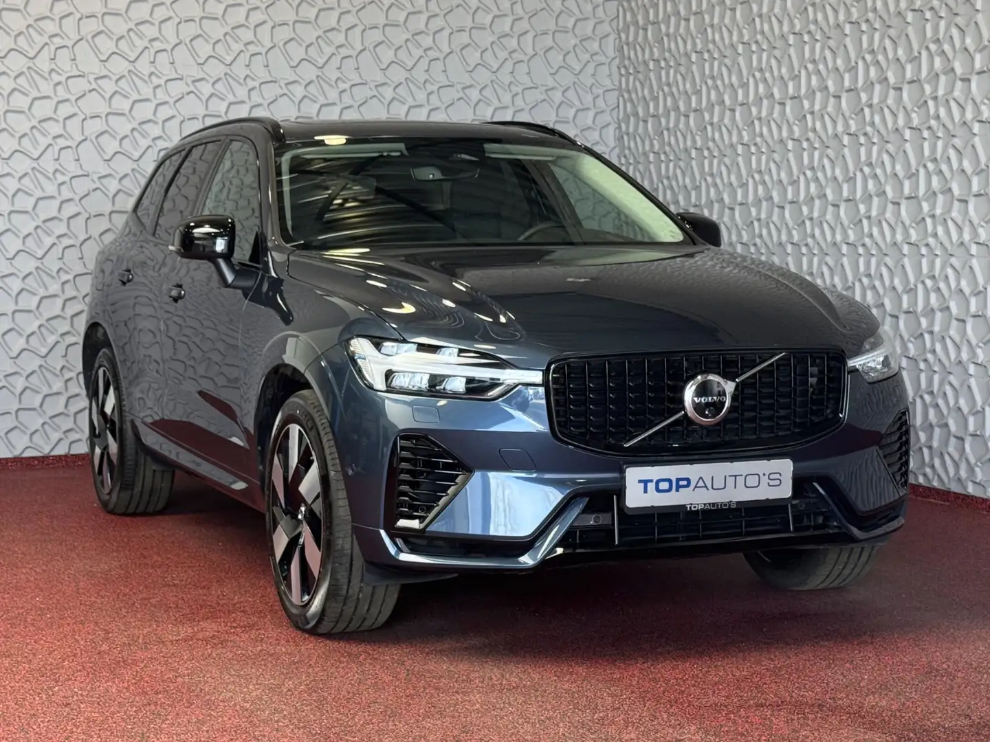 Volvo XC60 2.0 T6 350PK PHEV AWD 20''LMV PLUS DARK LONG RANGE Blauw - 2
