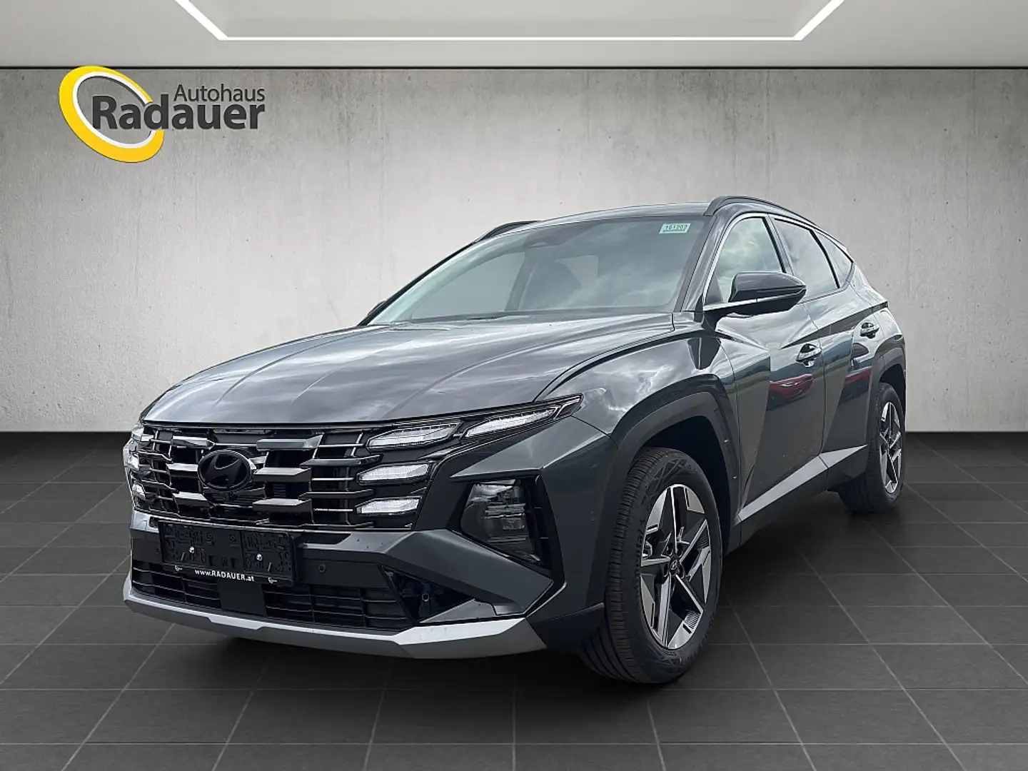 Hyundai TUCSON Tucson 1,6 T-GDI PHEV 4WD Go! Plus Aut. Grau - 1