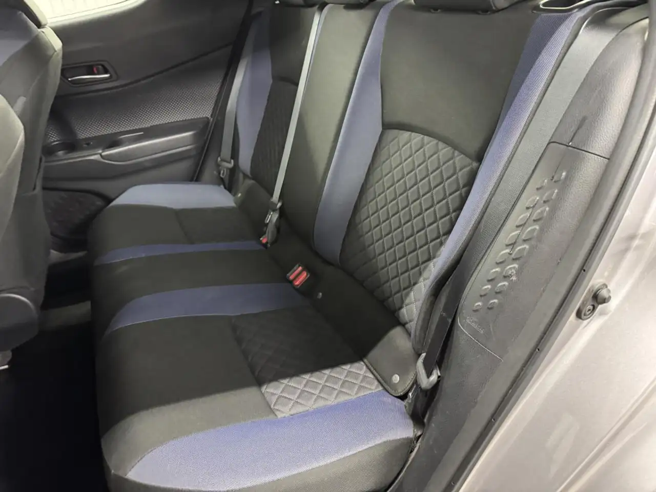 Toyota C-HR снимка Toyota C-HR