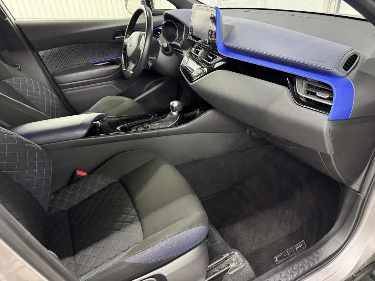 Toyota C-HR снимка Toyota C-HR