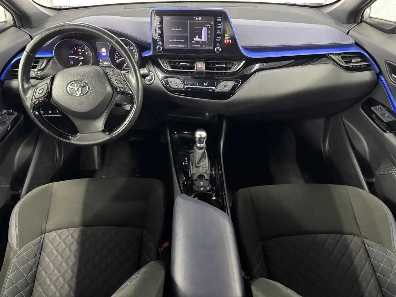 Toyota C-HR снимка Toyota C-HR
