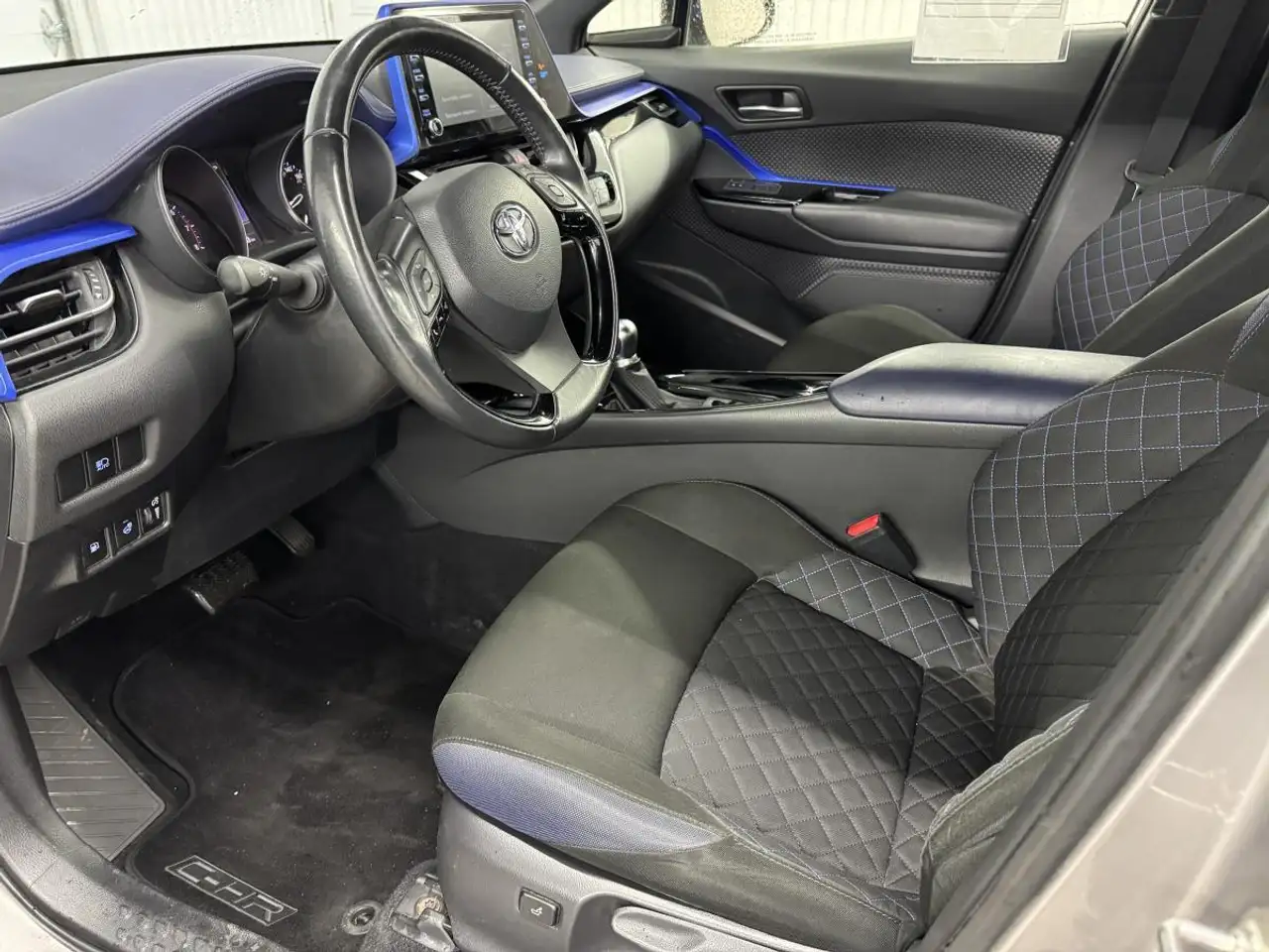Toyota C-HR снимка Toyota C-HR