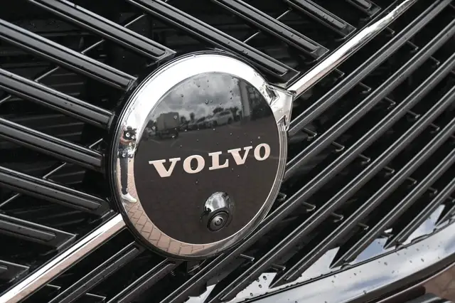 Volvo XC60 view 9